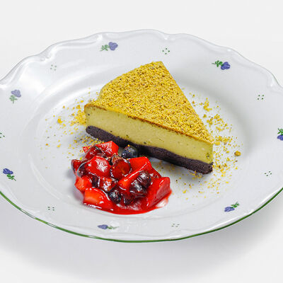 Матча-чизкейк в Begin cafe по цене 650 ₽