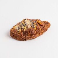Круассан шоколадный с вишней в Мечтаем