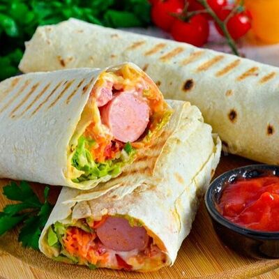 Сырный хот-дог в лаваше в ФастФуд 34 - Кафе на Юности по цене 330 ₽