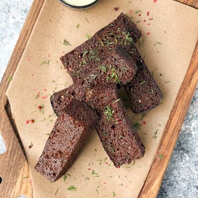 Чесночные гренки с соусом тартар в Food market skolkovo по цене 420 ₽