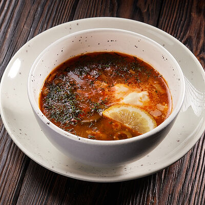 Солянка в Кафе Mister & Missis Grille по цене 160 ₽