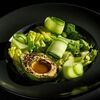 Зеленый салат с авакадо на гриле в Cocos Lounge по цене 790