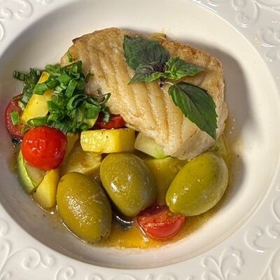 Треска томленая с овощами в Pur Pur по цене 840 ₽