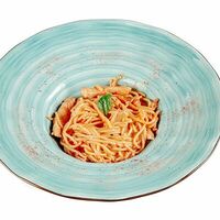 Спагетти с курицей и овощами в Провинция
