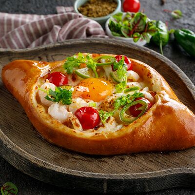 Хачапури по-аджарски с морепродуктами в ЛарисуВаннуХочу по цене 690