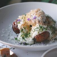Мятый картофель с тёртым пармезаном и трюфельной пастой в ТЁРКА