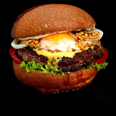 Бургер 007 со свининой в Royals по цене 510 ₽