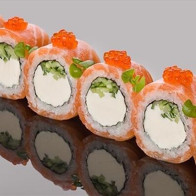 Филадельфия блюфин с огурцом в Bluefin по цене 2890 ₽