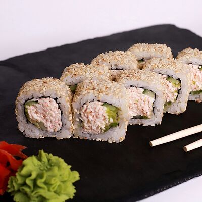 Калифорния в кунжуте в Sushi Kiosk по цене 480 ₽
