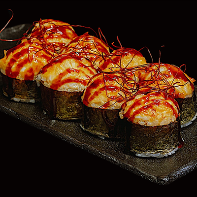 Запеченный ролл с острым камчатским крабом в SUSHIлка по цене 1650 ₽