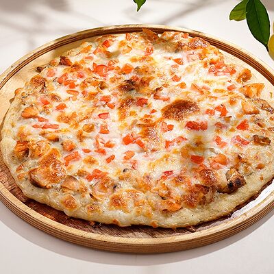 Пицца с лососем и грибами в Шашлык юга Краснодар по цене 1010 ₽