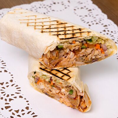 Шаурма стандартная в Хлебное место №1 по цене 306 ₽