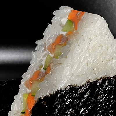 Онигири Филадо в Роллс Ройс Суши по цене 420 ₽