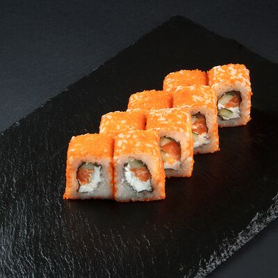 Калифорния с лососем в Sushi Seven по цене 589 ₽