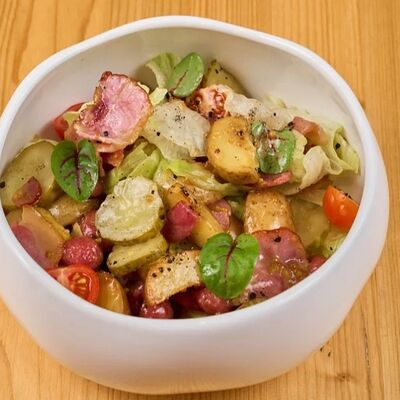 Салат Деревенский в 4 сыра по цене 670 ₽