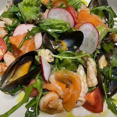 Салат с морепродуктами в Brizola BBQ по цене 940 ₽