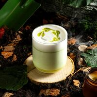 Матча-латте Сливочная Лужайка в Baggins Coffee