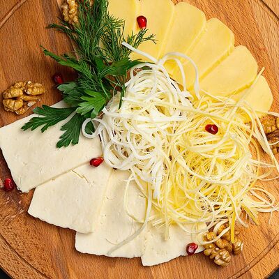 Ассорти сыров в Гранат по цене 440