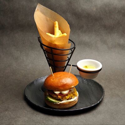 Бургер Мы же на ты в Мы Же На Ты по цене 1150 ₽