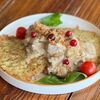 Куриная печень в сливочном соусе и оладьями из кабачка в Акапулько по цене 600