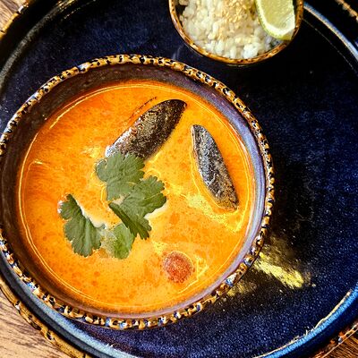 Том ям с морепродуктамив RestoРай по цене 950 ₽