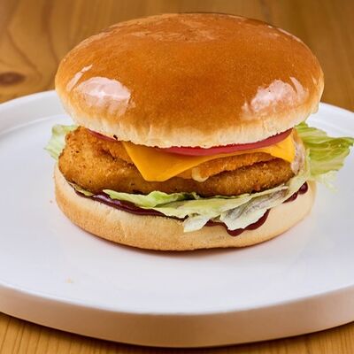 Чикенбургер в 4 сыра по цене 620 ₽