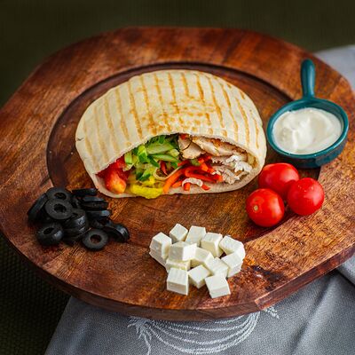 Греческая в пите в #Шаверма_хауз по цене 410 ₽