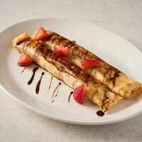 Блинчики с творогом и бананом в Macadamia кафе