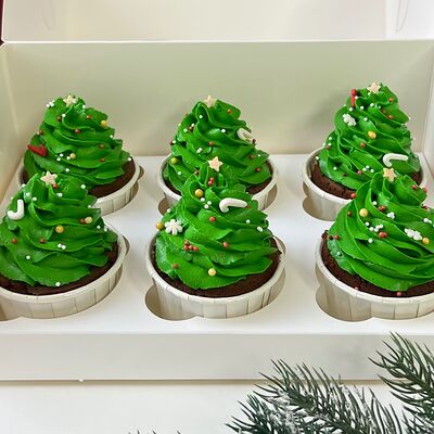 Капкейки на Новый год Ёлочки в Miracle bakery по цене 2650 ₽