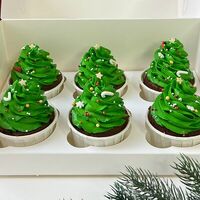 Капкейки на Новый год Ёлочки в Miracle bakery