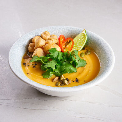 Тыквенный крем-суп в тайском стиле с профитролями в Sugar Mama по цене 510 ₽