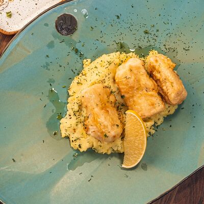 Бакалярос скордалья с филе трески в Греческая таверна Порто Миконос по цене 1010 ₽