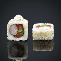 Цезарь ролл в Sushi Boom