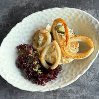 Салат с кальмаром в Vivant