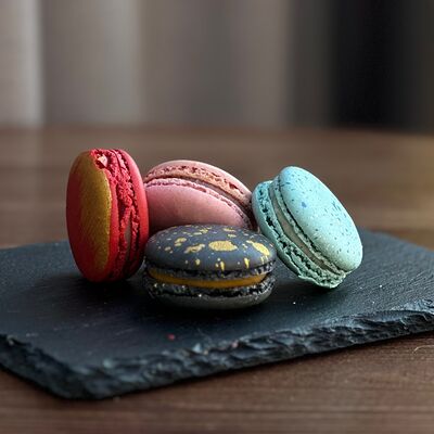 Макарун в Love is кофе с любовью по цене 140 ₽