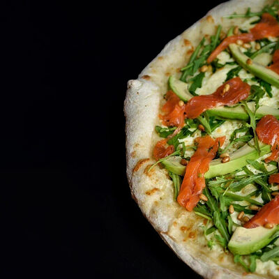 Лосось слабосоленый с авокадо 33см в Elmarco по цене 1410 ₽