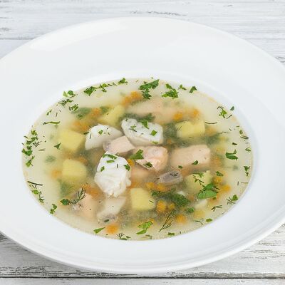 Уха по фински с лососем и треской в На речке по цене 630 ₽