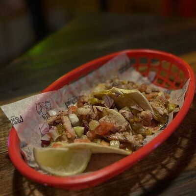 Тако с курицей в Горячие головы по цене 650 ₽