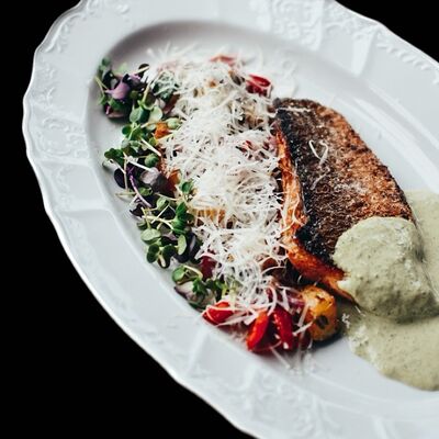 Пеленгас с овощным рагу в Лаверна по цене 990 ₽