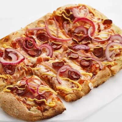 Пицца с колбасками и беконом в Pizzatta по цене 858 ₽