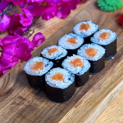 Классика с лососем в Сакура по цене 390 ₽