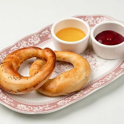 Сладкие калачи с изюмом и маком в Кафе Калачи по цене 340 ₽