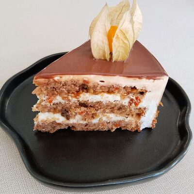 Торт Бабушкин морковный в Марсель кафе-кондитерская по цене 312 ₽