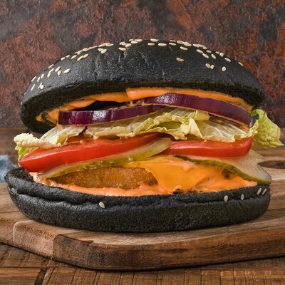 Бургер black с курицей в Grand Шаверма по цене 470 ₽