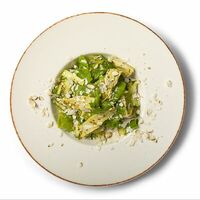 Салат с индейкой и грушей в Non solo