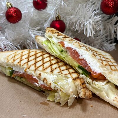 Сэндвич с лососем в Хачапурка по цене 315 ₽