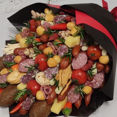 Мужской букет №9 в Buketonline - Съедобные букеты и клубника в шоколаде по цене 8800 ₽