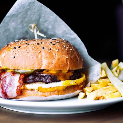 Бургер Саша Грей в Oscar Beef по цене 420 ₽