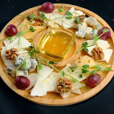 Сырное плато в Cartel по цене 864 ₽