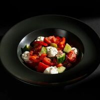Греческий салат с муссом из феты в Cocos Lounge